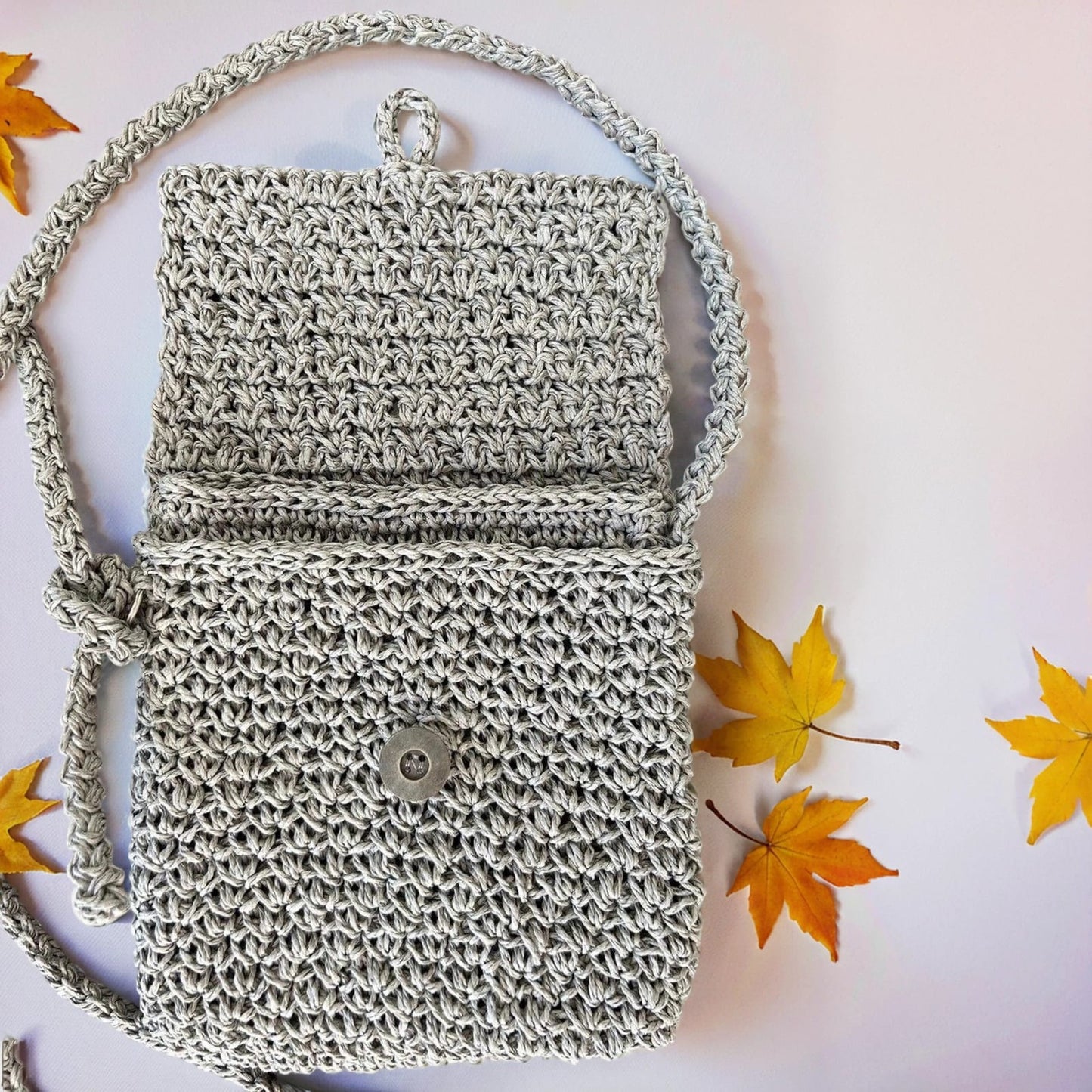 Handgestrickt Mini-Umhängetasche mit drei Fächern