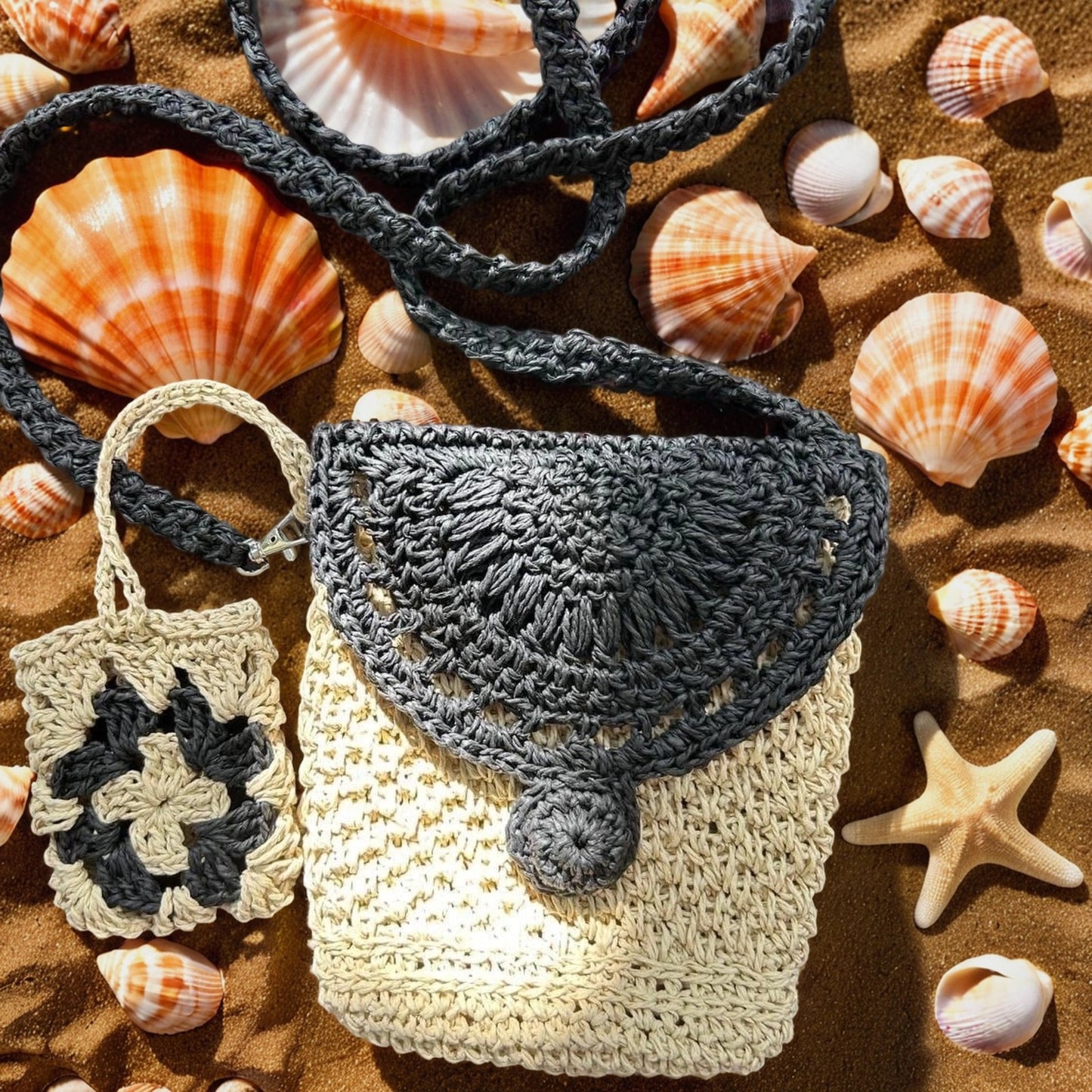 Мини-сумка ручной работы из рафии