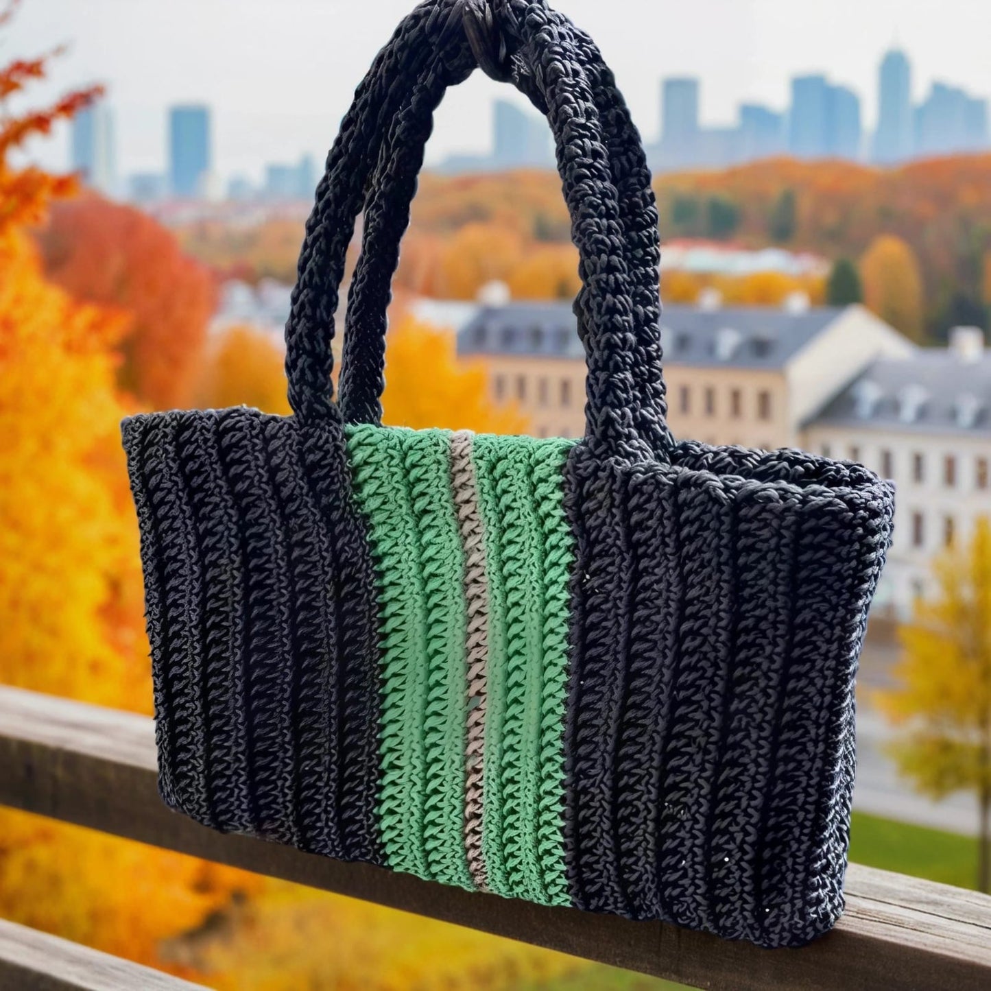 Handgemachte Tasche aus Raffia