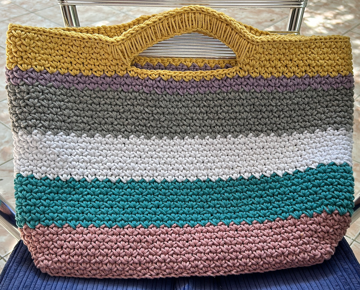Handgemachte bunte Shopper-Tasche aus Baumwollkordel