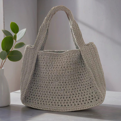 Handgemachte Alltagstasche mit Magnetknopf und Volantklappe