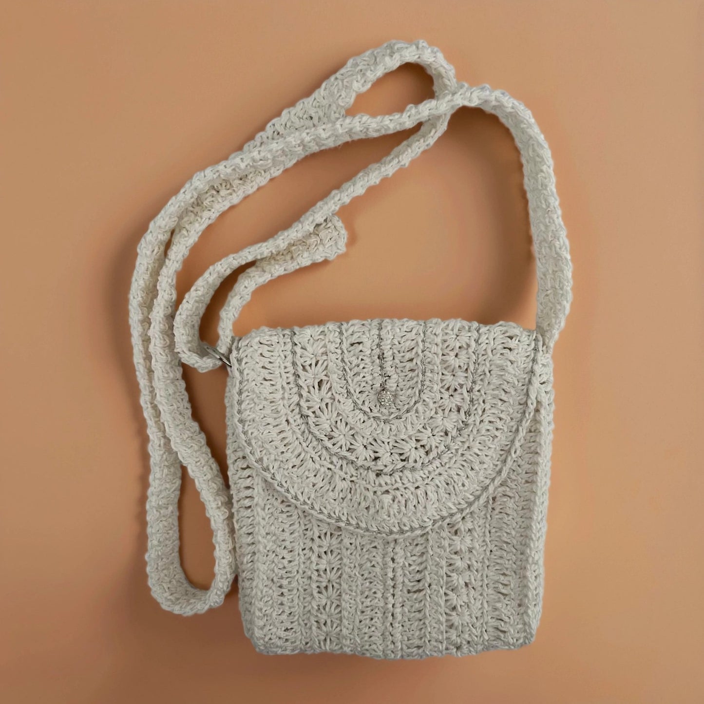 Damen Handtasche aus Raffia – Handgefertigt, Weiß, mit Schulterriemen
