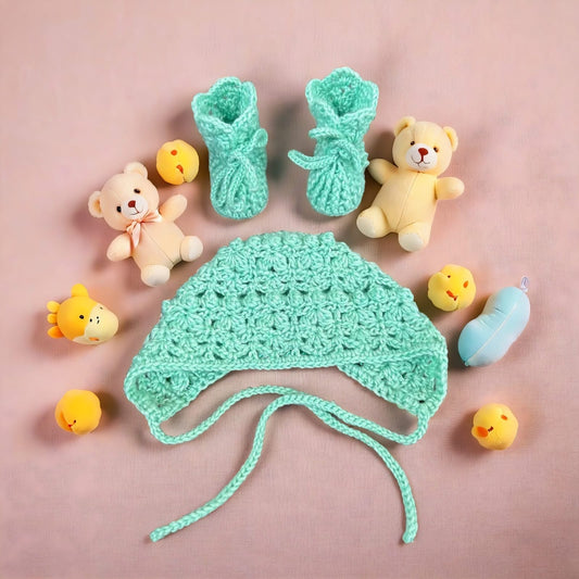 Handgemachtes Baby-Set aus Wolle und Seide