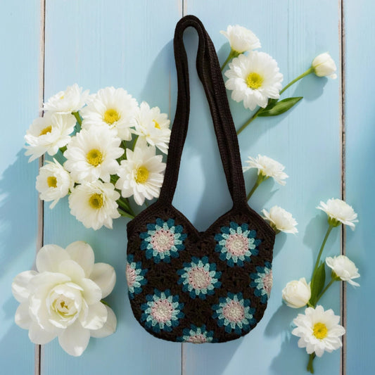 Handgemachte Schultertasche aus Granny Squares