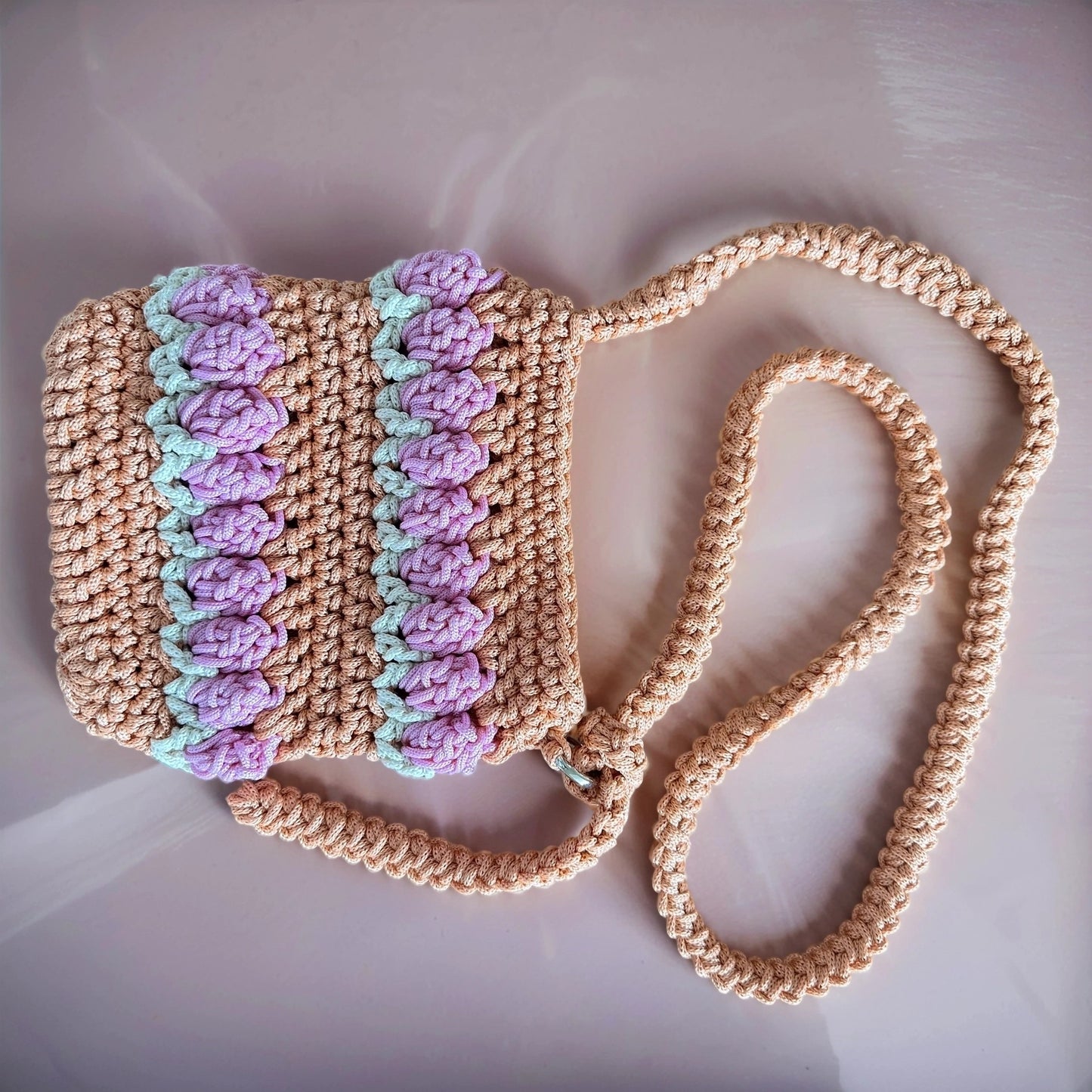 Handgestrickt Mini-Umhängetasche Frühlingserwachen