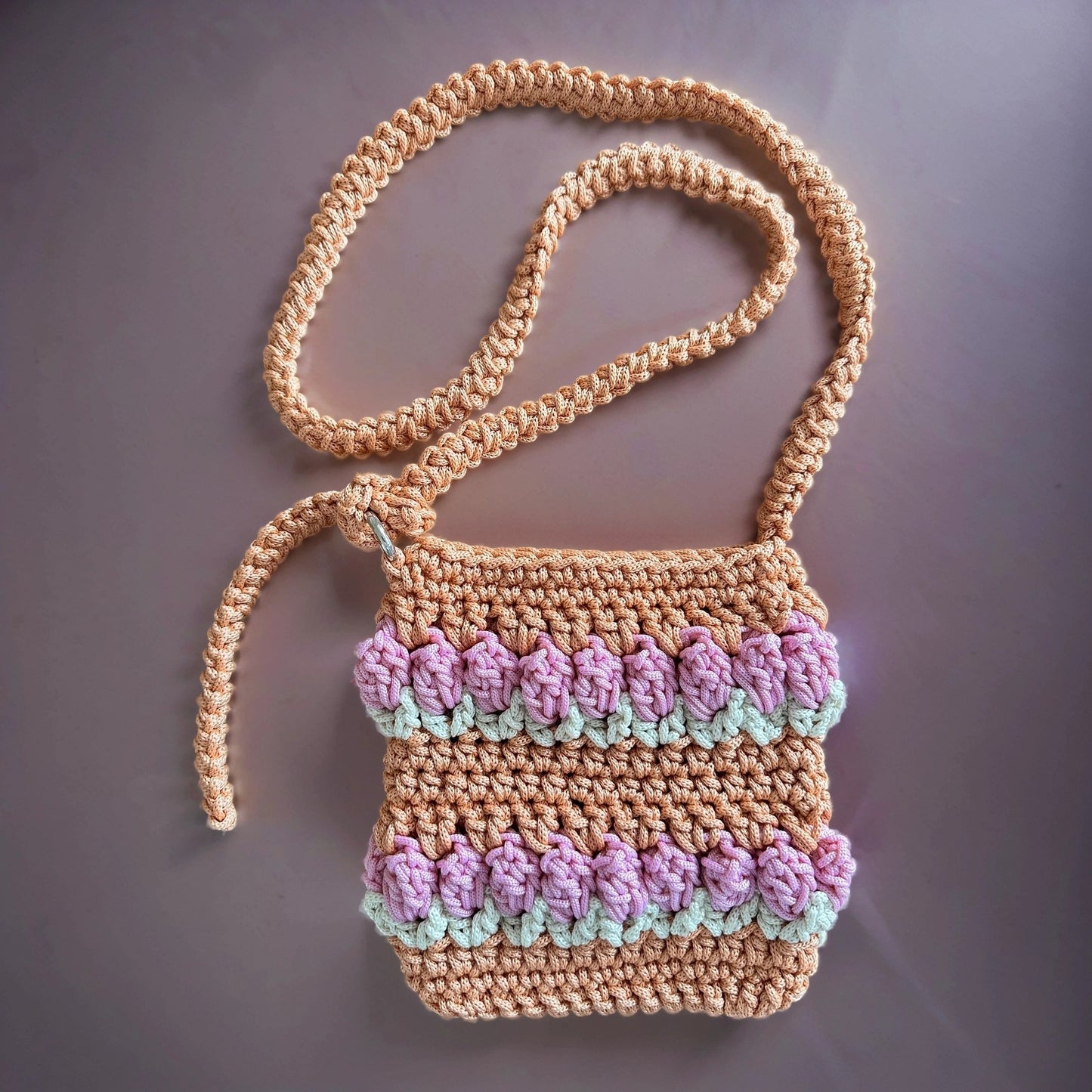 Handgestrickt Mini-Umhängetasche Frühlingserwachen